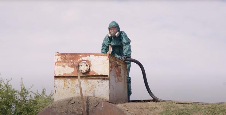 An expert removes the remaining Samin from Novopavlovka in 2024